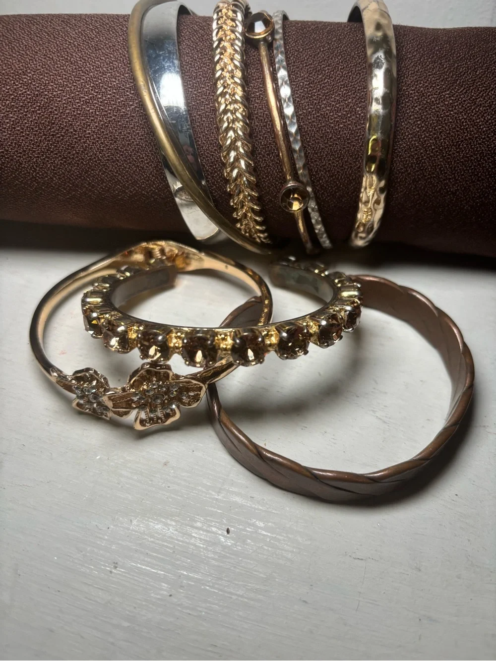 Gold-Tone Mixed Bangle Bracelet Set — Elegant Stackable Women’s Jewelry